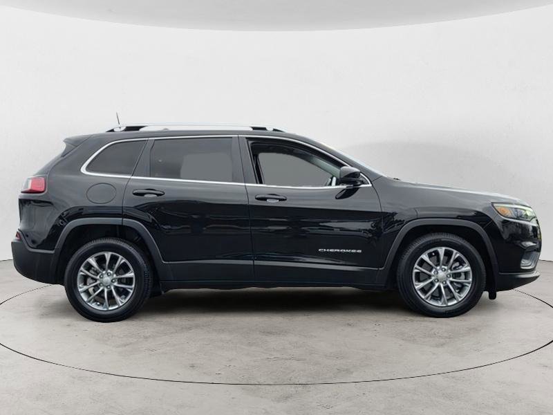 Used 2019 Jeep Cherokee Latitude Plus FWD image 2