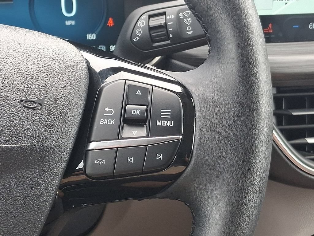 Certified 2024 Ford Escape Platinum w/ Premium Technology Package AWD/4WD image 21