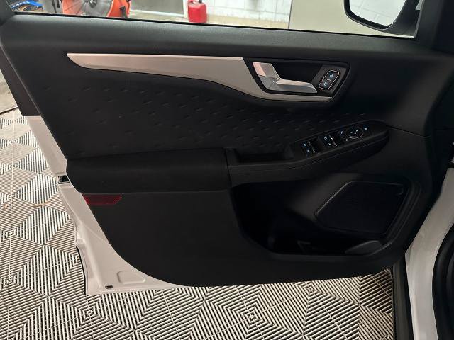 Certified 2020 Ford Escape SE FWD image 10