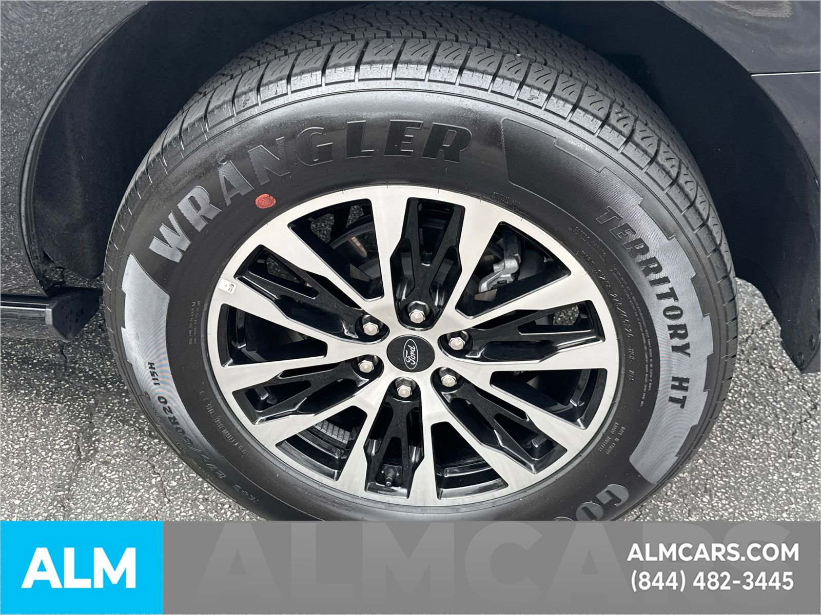 Certified 2025 Ford Expedition Platinum image 26