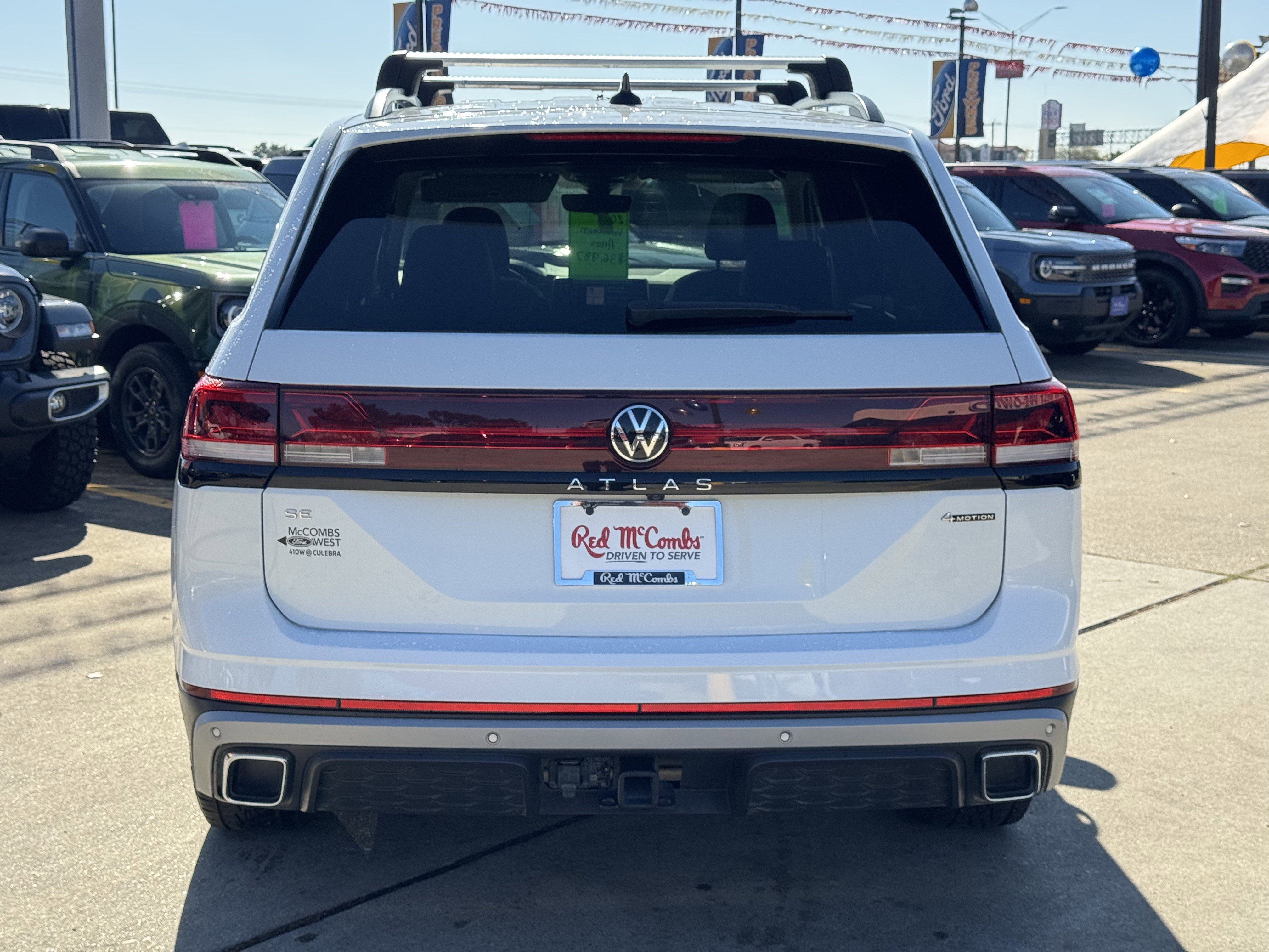 Used 2024 Volkswagen Atlas Peak Edition SE image 8