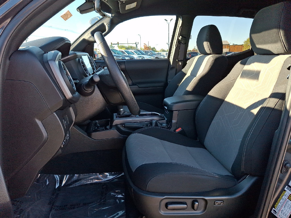 Used 2023 Toyota Tacoma TRD Off-Road AWD/4WD image 12