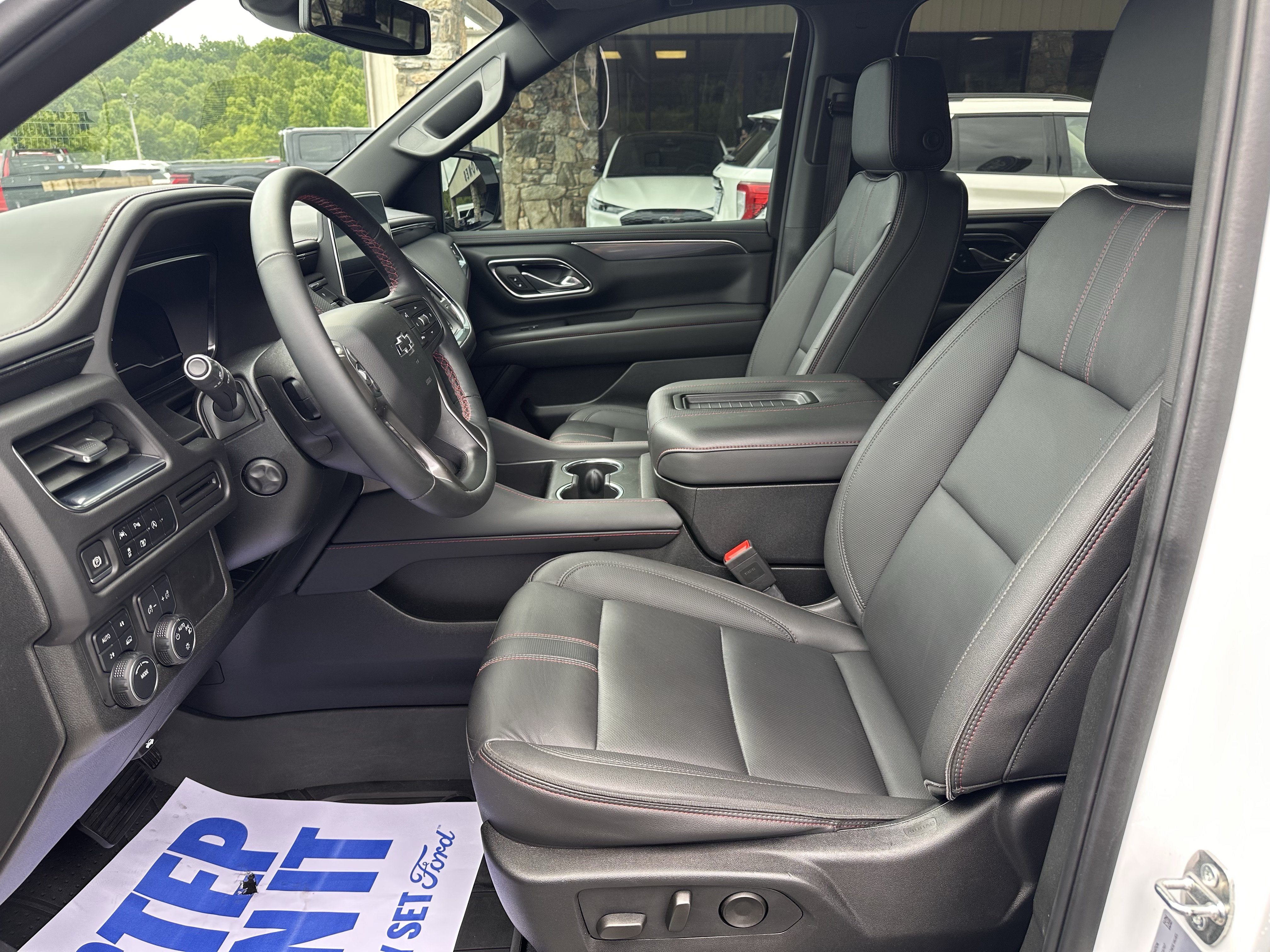 Used 2024 Chevrolet Suburban RST w/ Luxury Package AWD/4WD image 10
