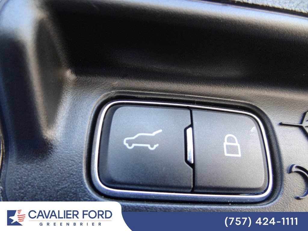 Certified 2025 Ford Explorer ST-Line AWD/4WD image 10