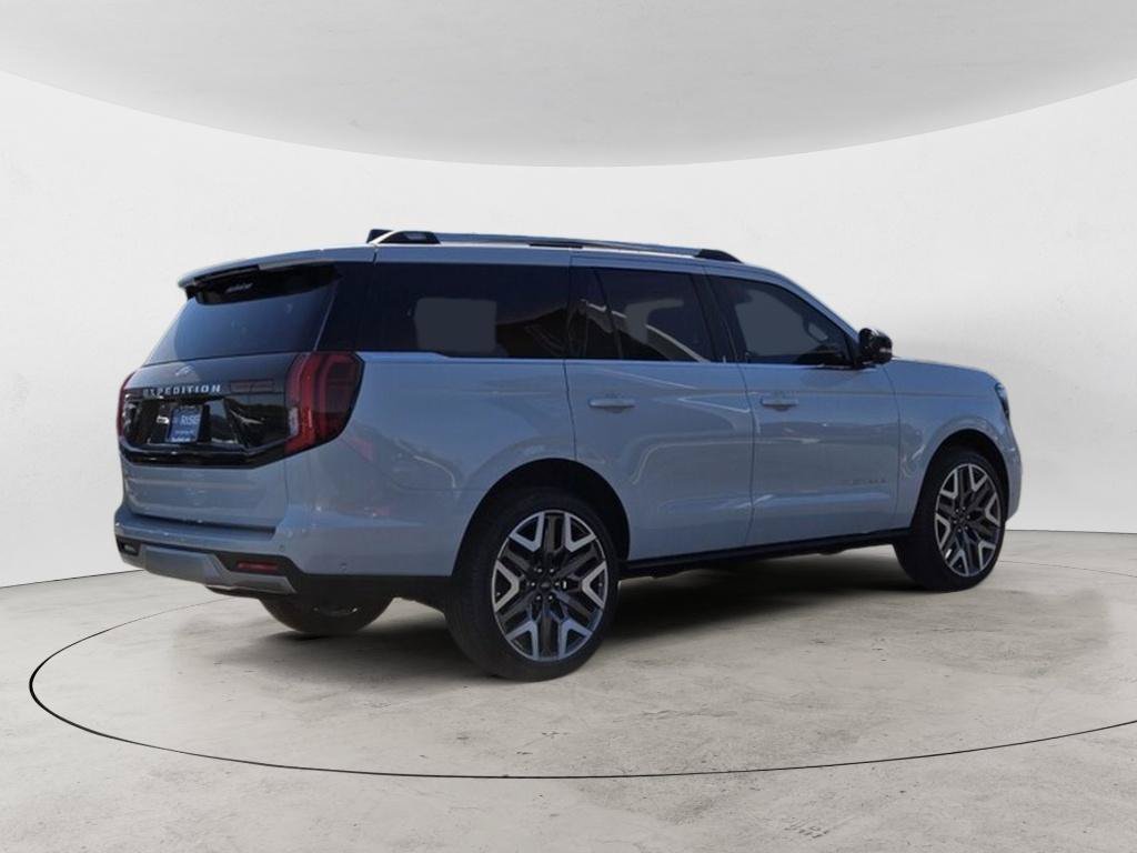 Certified 2025 Ford Expedition Platinum w/ Platinum Ultimate Package AWD/4WD image 3