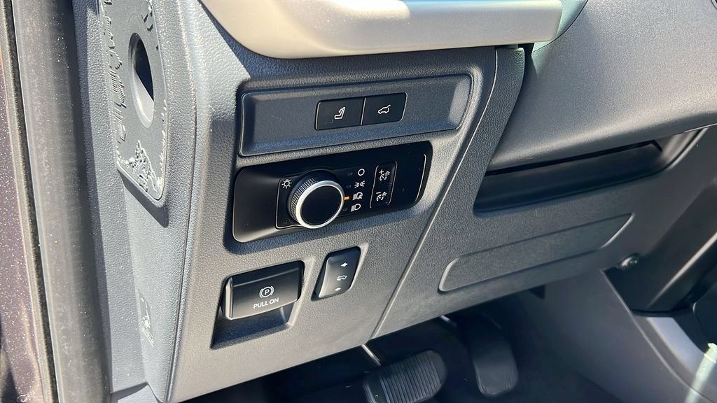 Certified 2024 Ford Expedition XLT RWD image 14