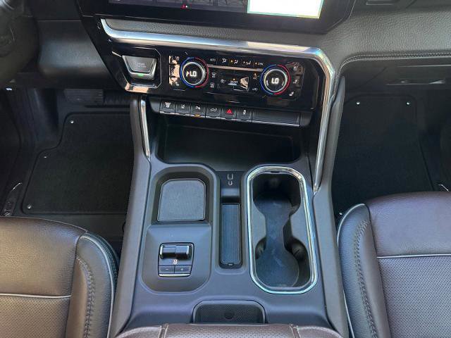 Used 2024 GMC Sierra 3500 Denali w/ Denali Reserve Package AWD/4WD image 12