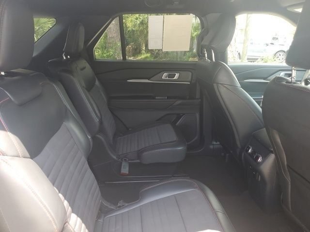 Certified 2025 Ford Explorer ST-Line AWD/4WD image 17