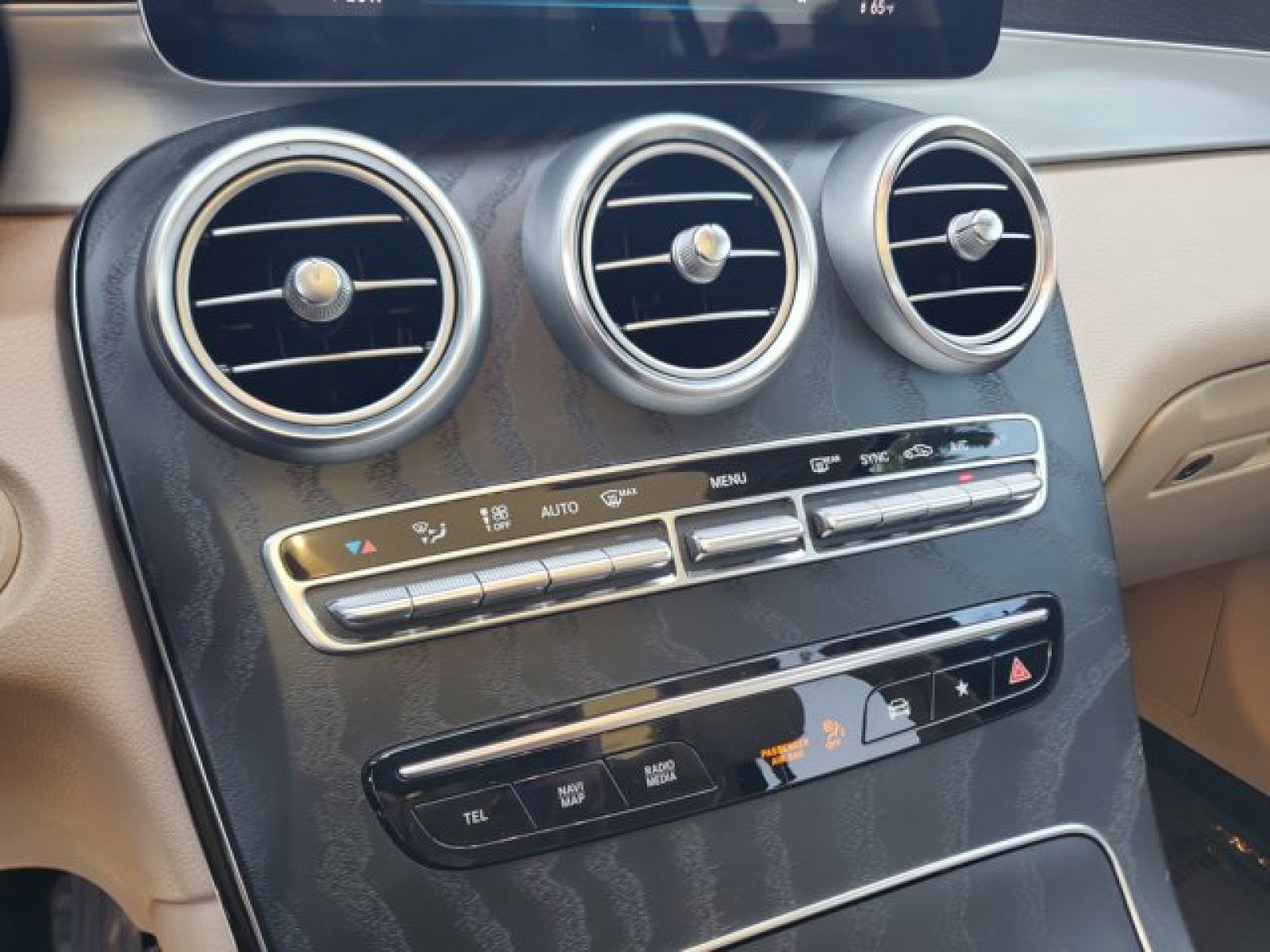 Used 2021 Mercedes-Benz GLC 300 GLC 300 SUV image 24