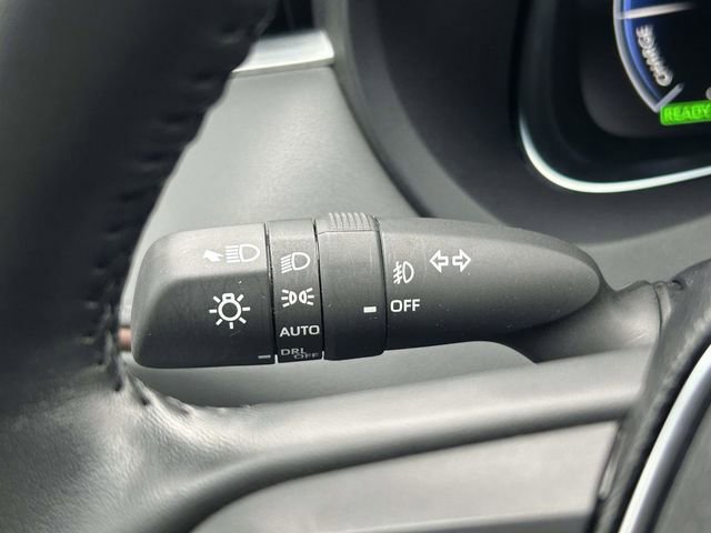 Used 2024 Toyota Venza Limited image 30