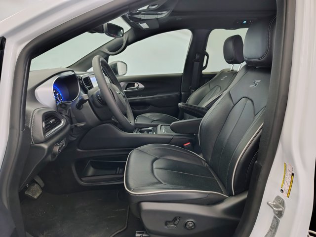 Used 2026 Chrysler Pacifica Limited w/ S Appearance Package FWD image 11