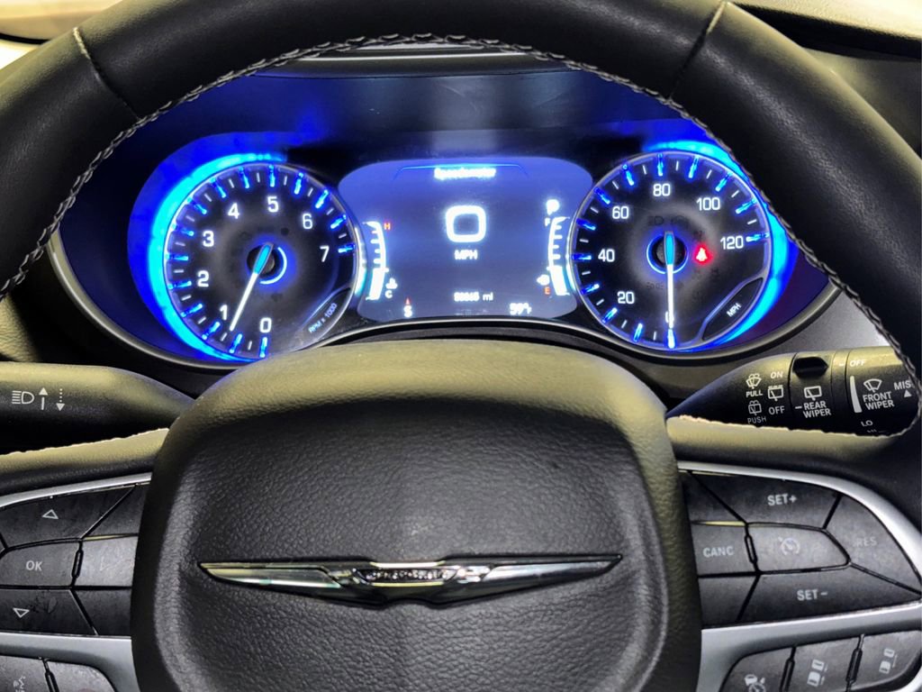 Used 2024 Chrysler Pacifica Touring-L image 15