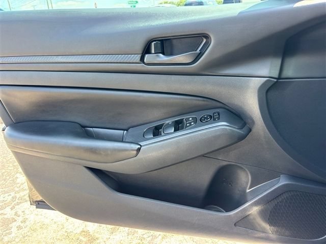 Used 2025 Nissan Altima 2.5 S FWD image 15