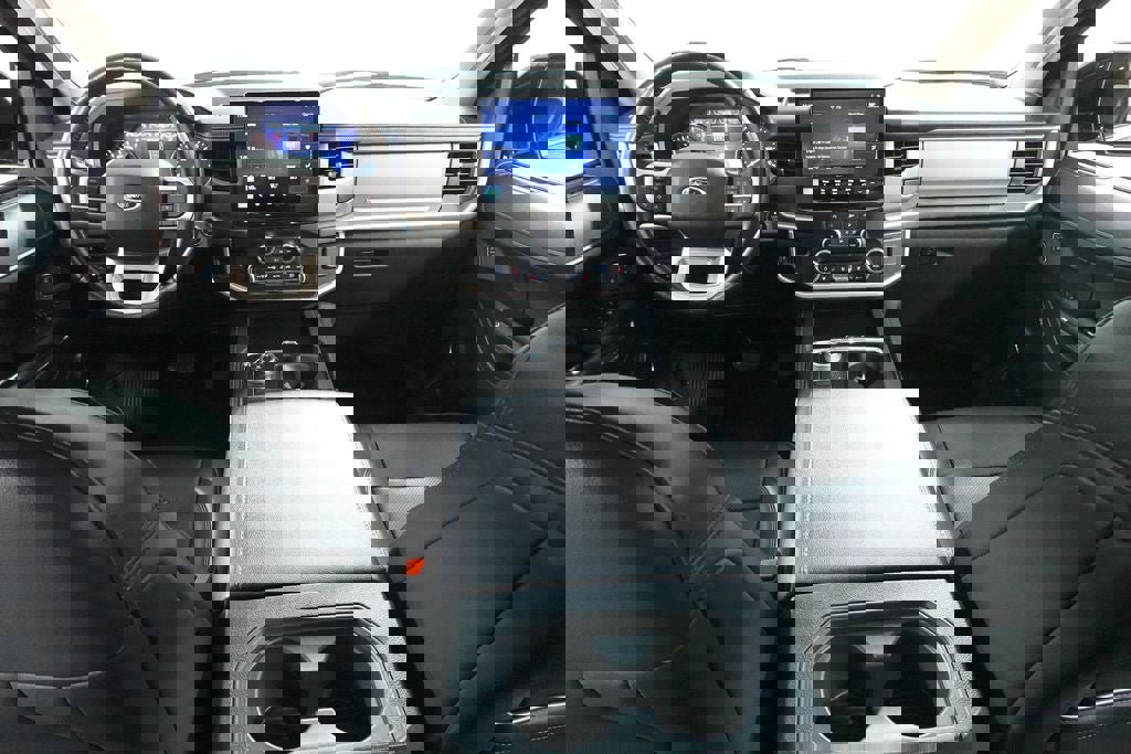 Certified 2024 Ford Expedition Max XLT image 11