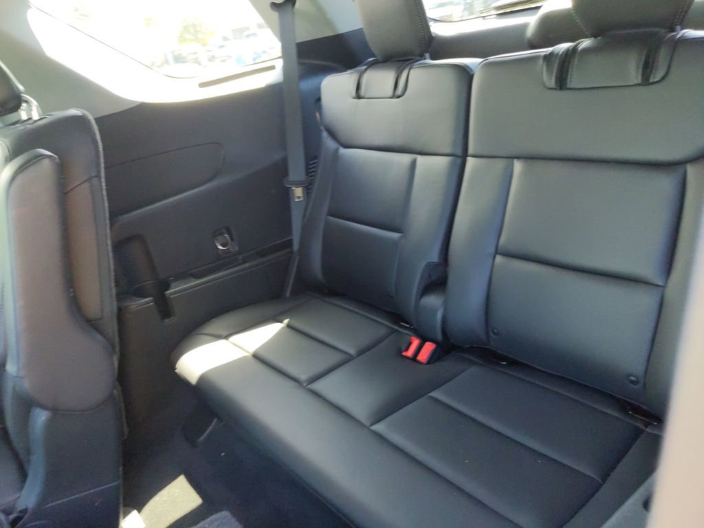 Certified 2022 Ford Explorer XLT w/ Equipment Group 202A image 18