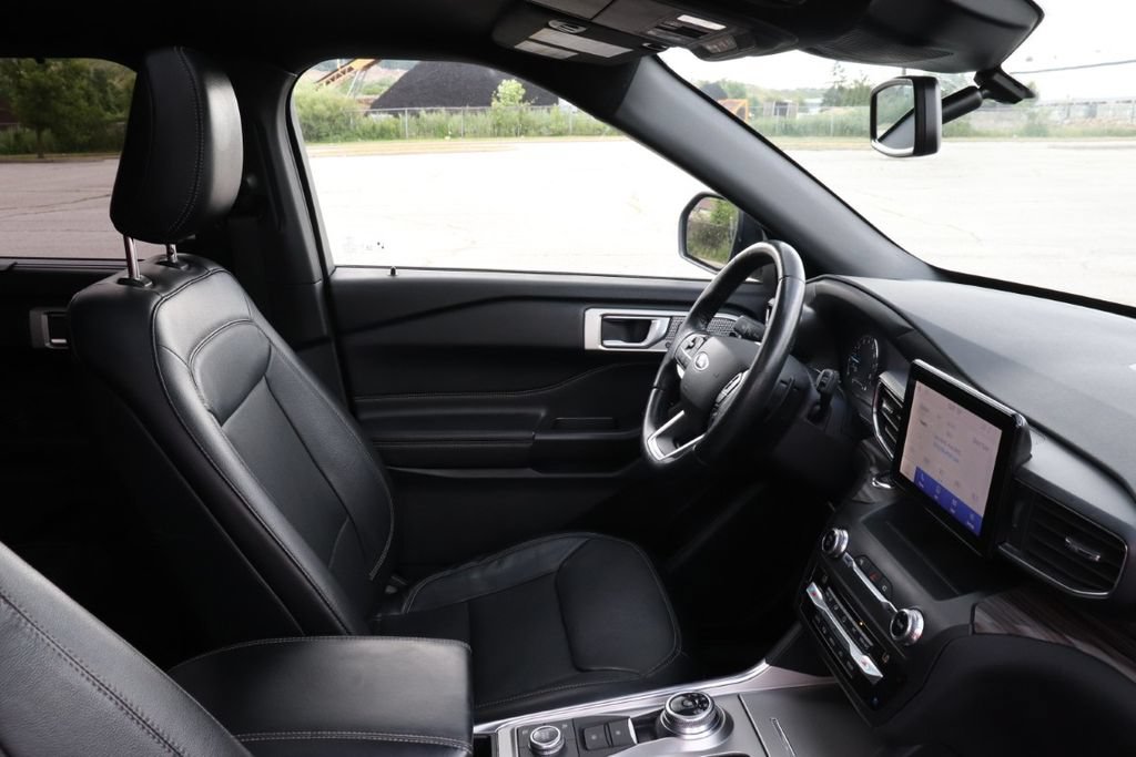 Certified 2020 Ford Explorer Limited AWD/4WD image 11