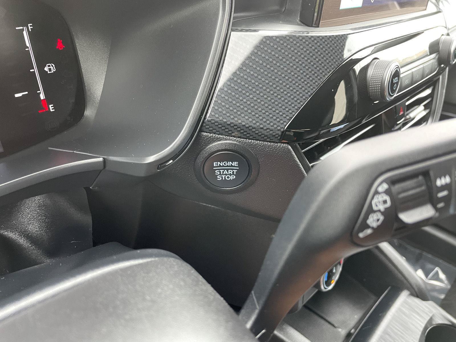 Certified 2025 Ford Escape ST-Line Select AWD/4WD image 24
