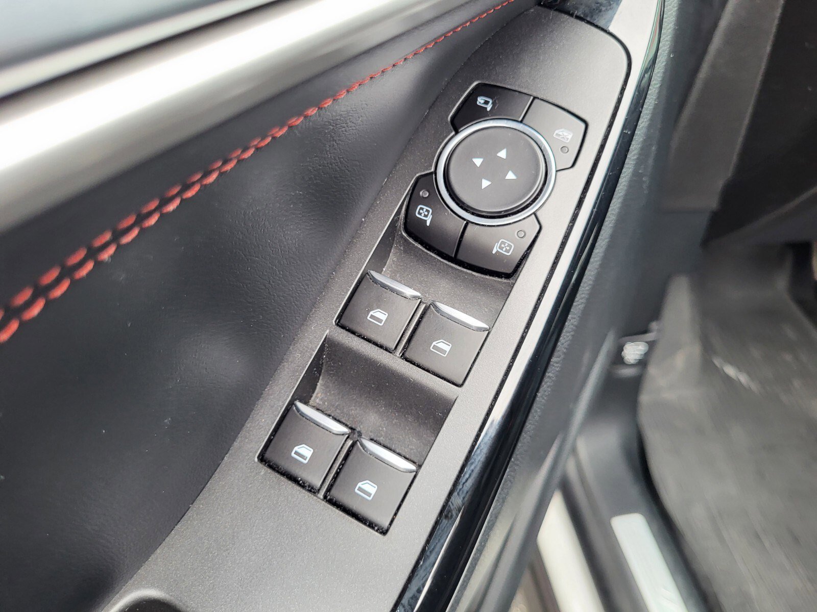 Certified 2023 Ford Explorer ST-Line RWD image 19