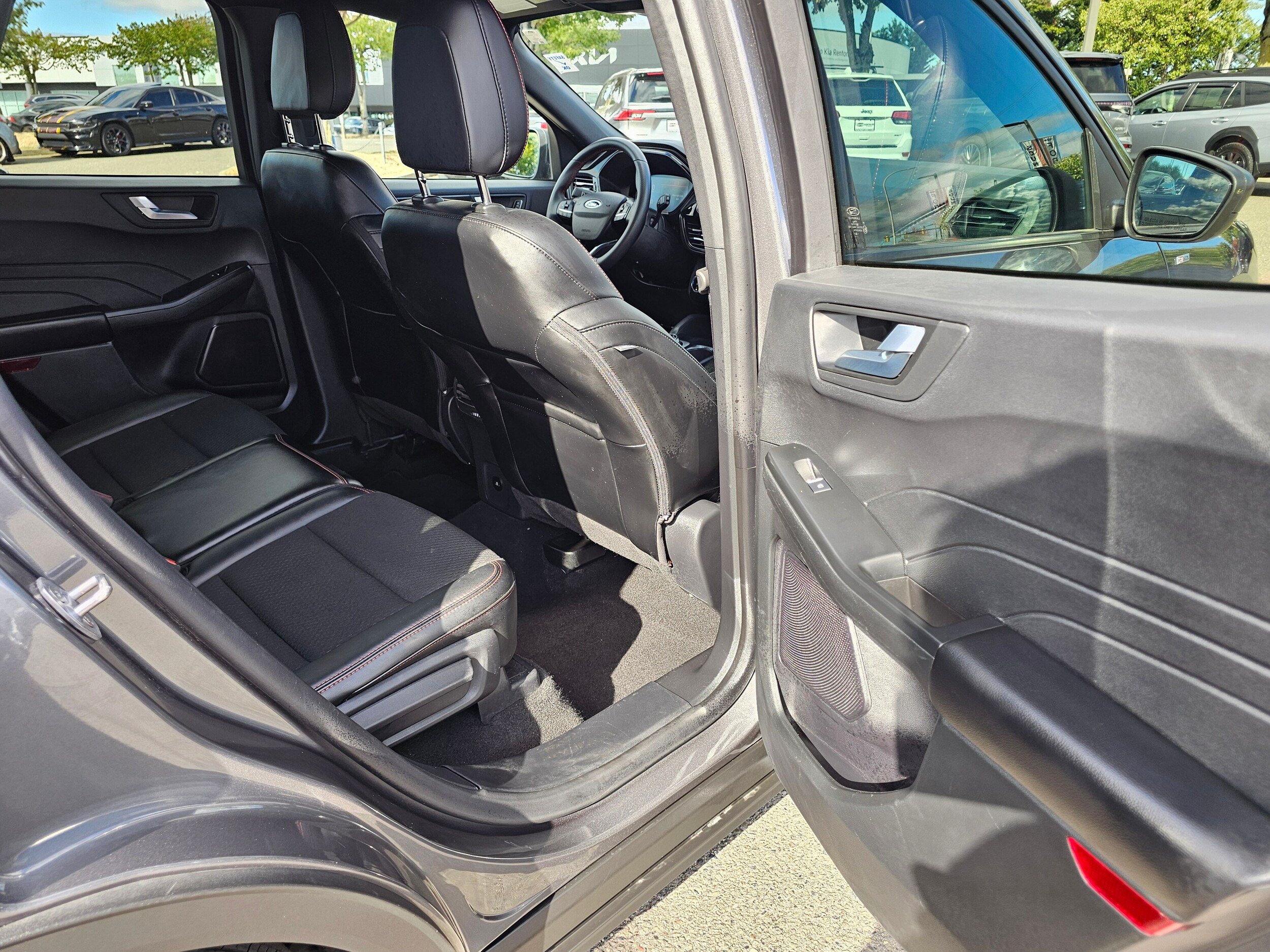 Certified 2025 Ford Escape ST-Line AWD/4WD image 14
