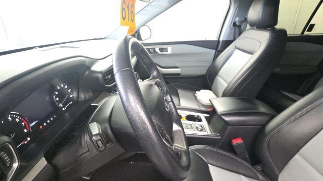 Certified 2023 Ford Explorer XLT w/ Equipment Group 202A AWD/4WD image 16