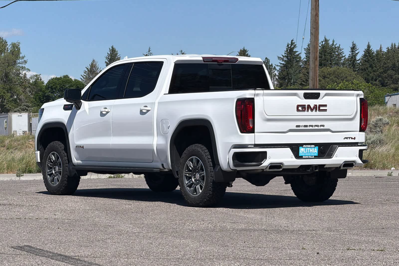 Used 2024 GMC Sierra 1500 AT4 w/ Technology Package AWD/4WD image 6