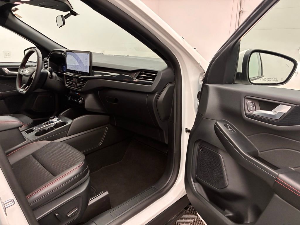 Certified 2025 Ford Escape ST-Line Elite w/ Tech Pack #2 image 25