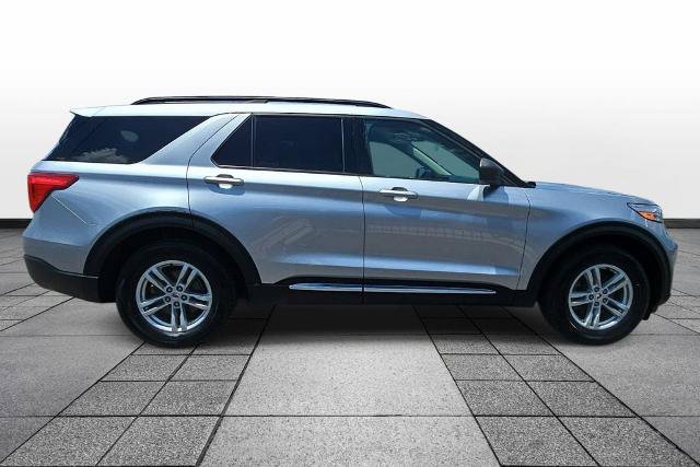 Certified 2022 Ford Explorer XLT w/ Class IV Trailer Tow Package RWD image 4