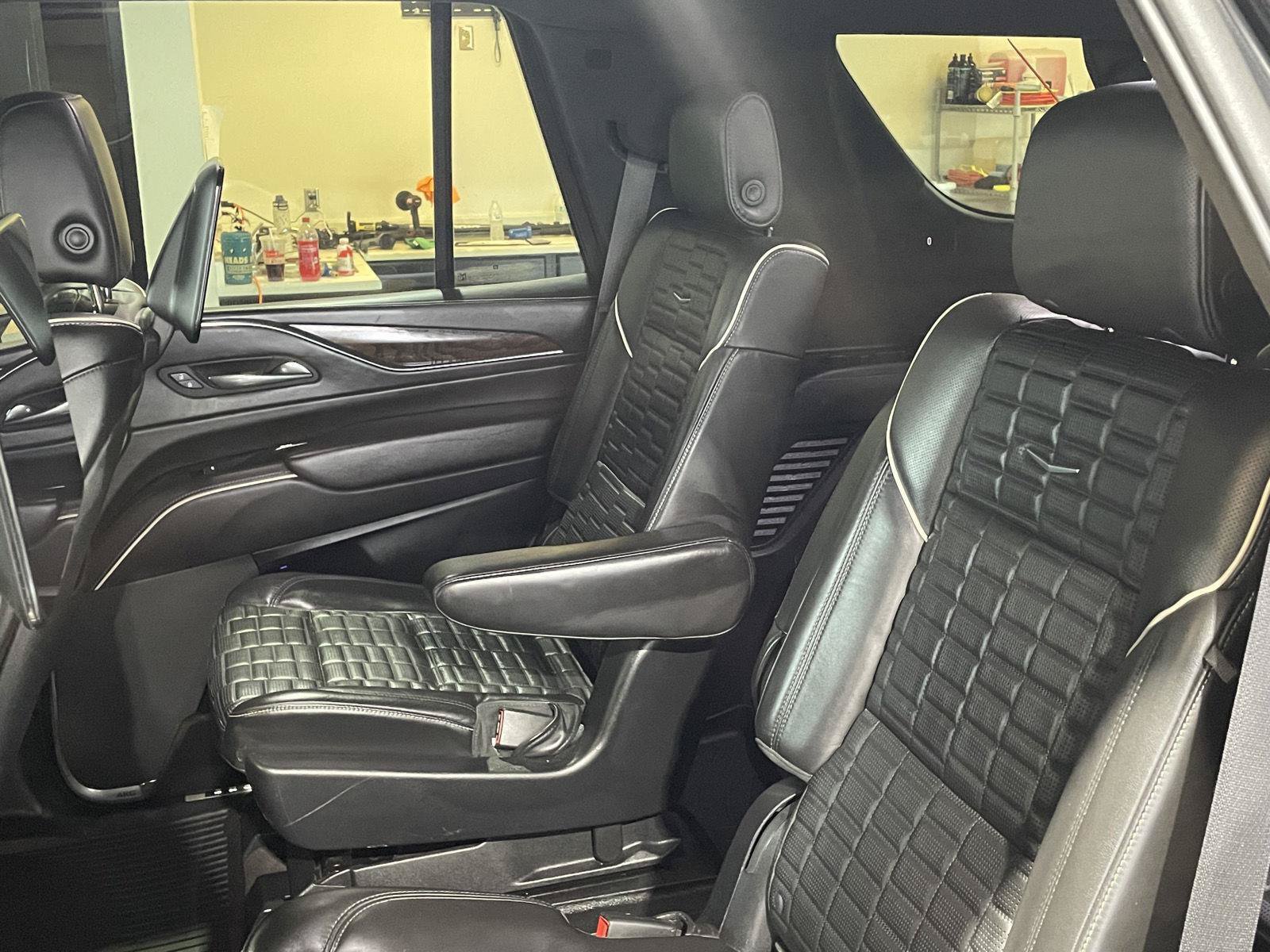 Used 2022 Cadillac Escalade Sport Platinum w/ LPO, ONYX Package AWD/4WD image 23