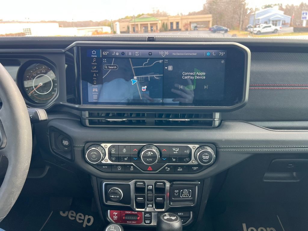 Used 2024 Jeep Wrangler Unlimited Rubicon w/ Technology Group image 21