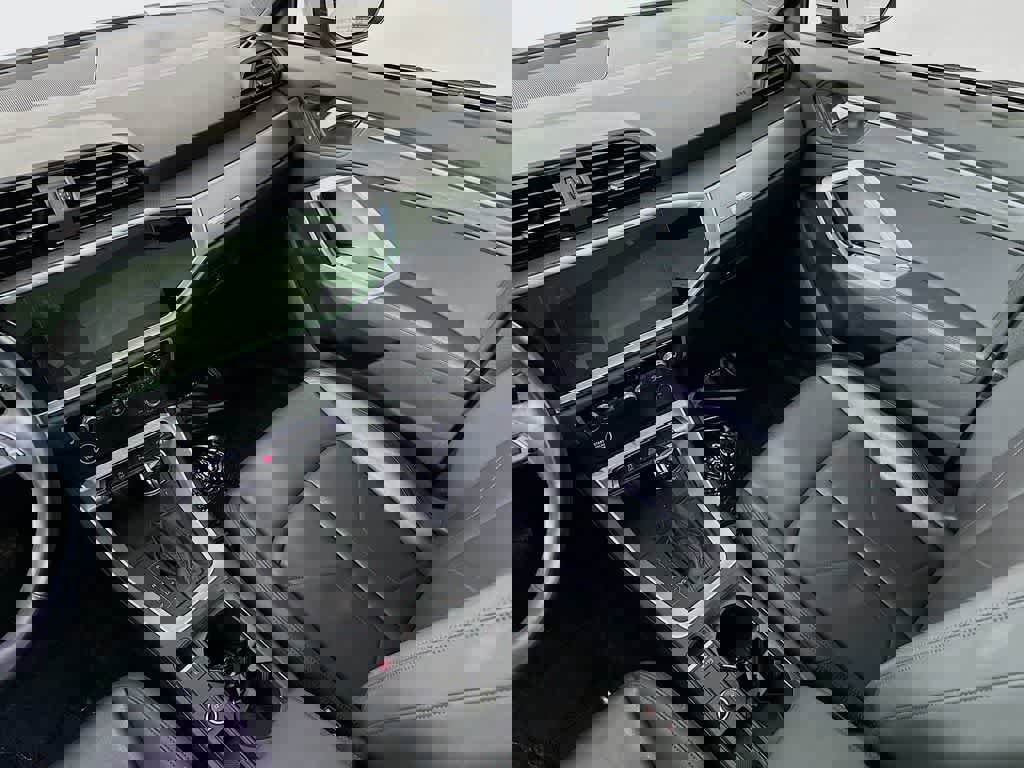 Used 2024 Audi Q3 2.0T Premium image 14