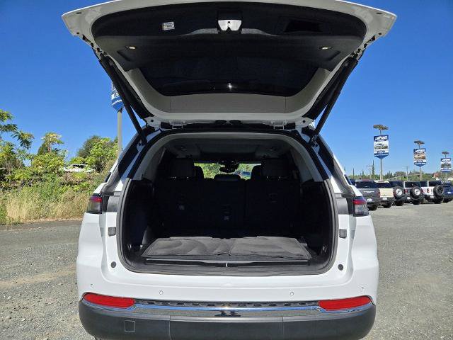 Used 2023 Jeep Grand Cherokee Limited AWD/4WD image 27