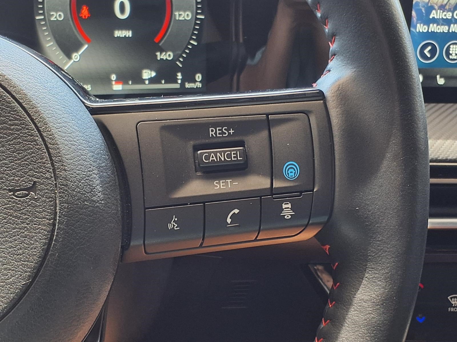Used 2025 Nissan Kicks SR w/ SR Premium Package FWD image 23
