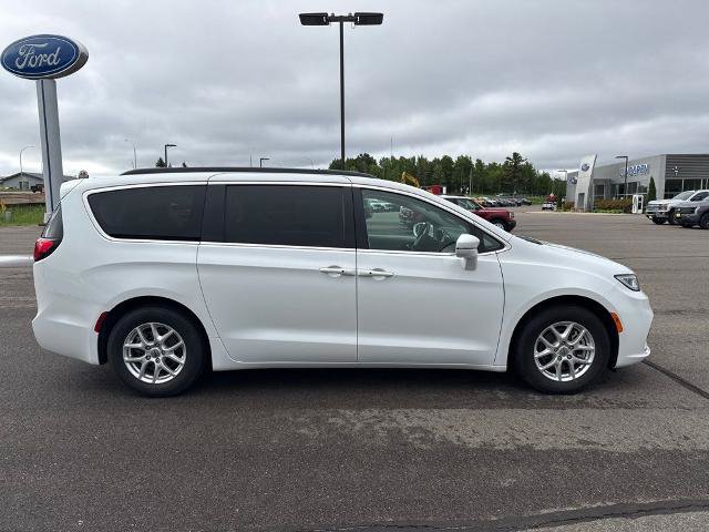 Used 2022 Chrysler Pacifica Touring-L FWD image 8