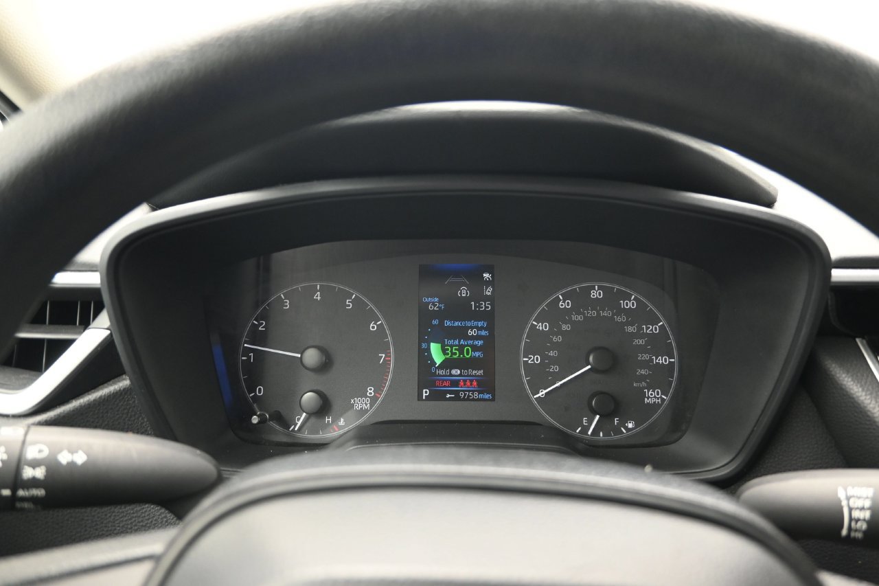 Used 2024 Toyota Corolla LE FWD image 28