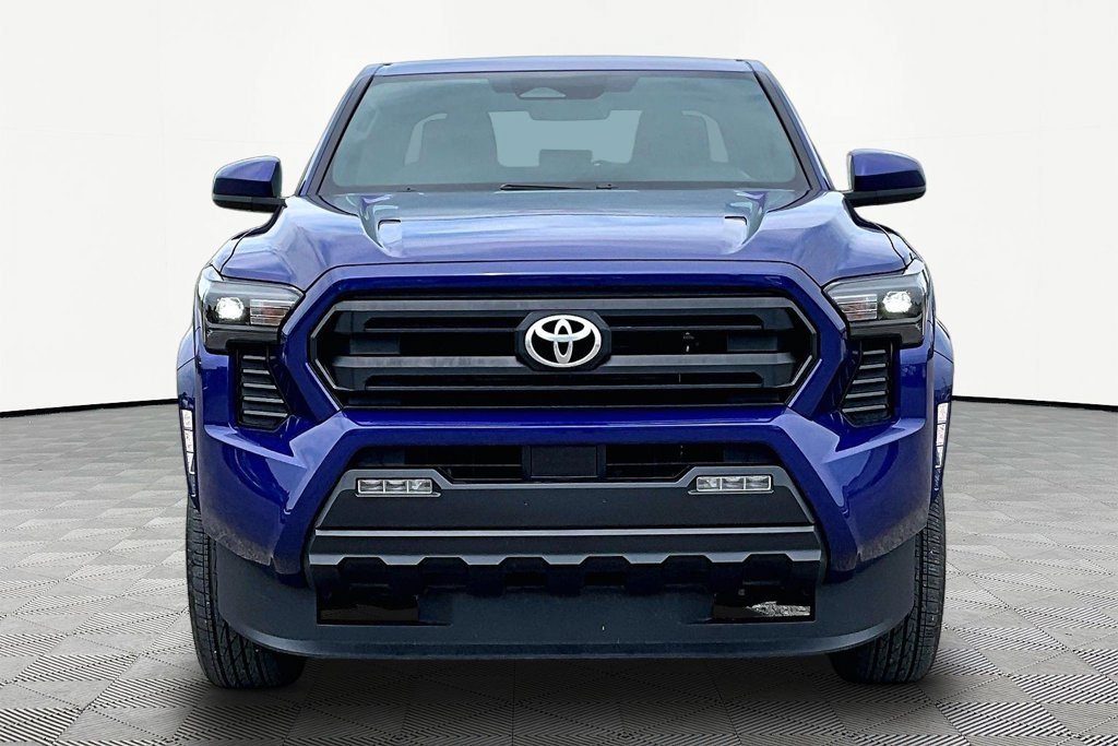 Used 2025 Toyota Tacoma SR5 AWD/4WD image 3