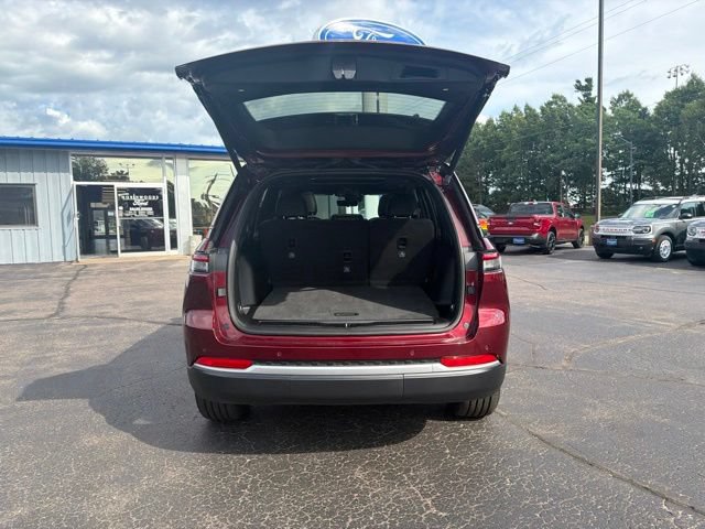 Used 2026 Jeep Grand Cherokee Limited w/ Luxury Tech Group II AWD/4WD image 8