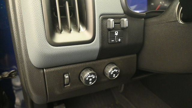 Used 2020 Chevrolet Colorado Z71 AWD/4WD image 15