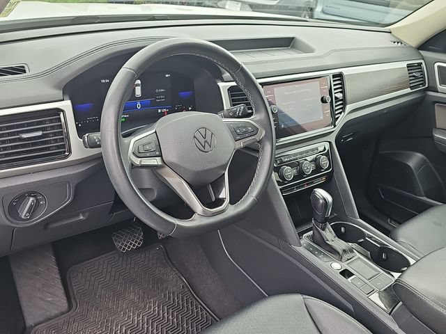 Used 2022 Volkswagen Atlas SE w/ Black Wheel Package FWD image 19