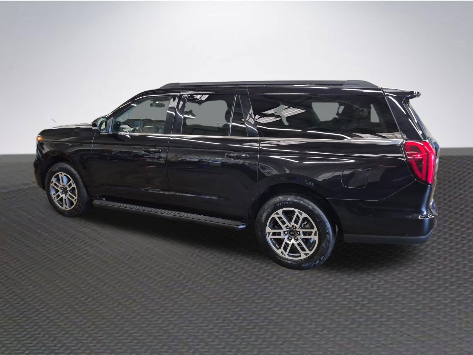 Certified 2025 Ford Expedition Max Active AWD/4WD image 5