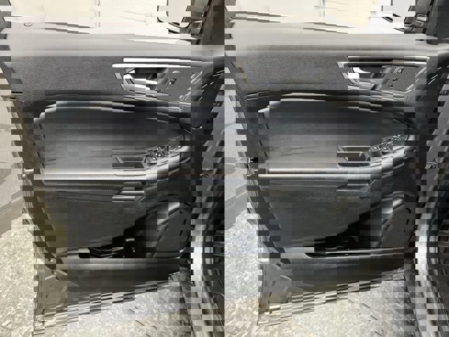 Certified 2024 Ford Edge SEL image 7