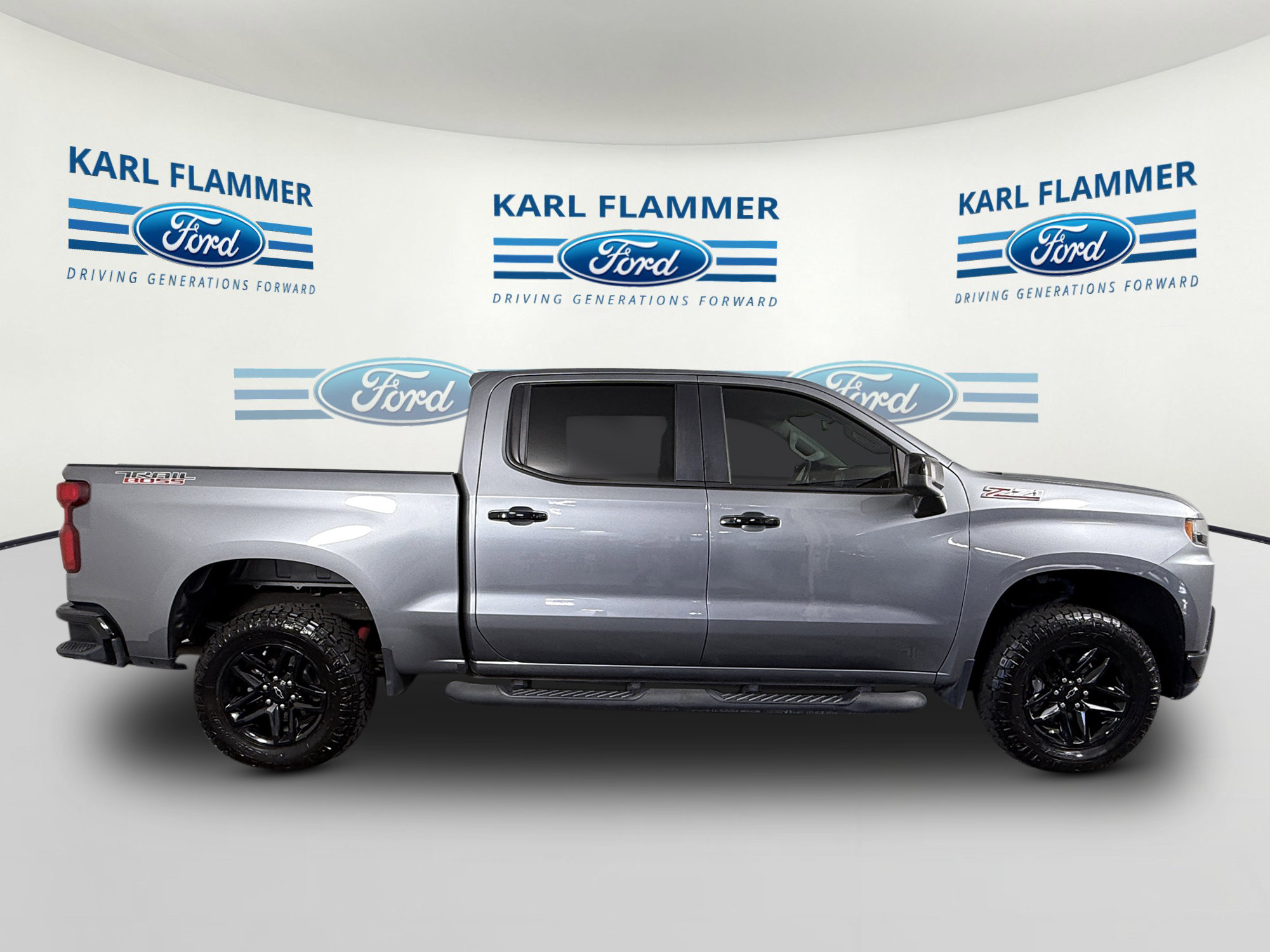 Used 2020 Chevrolet Silverado 1500 LT Trail Boss AWD/4WD image 2