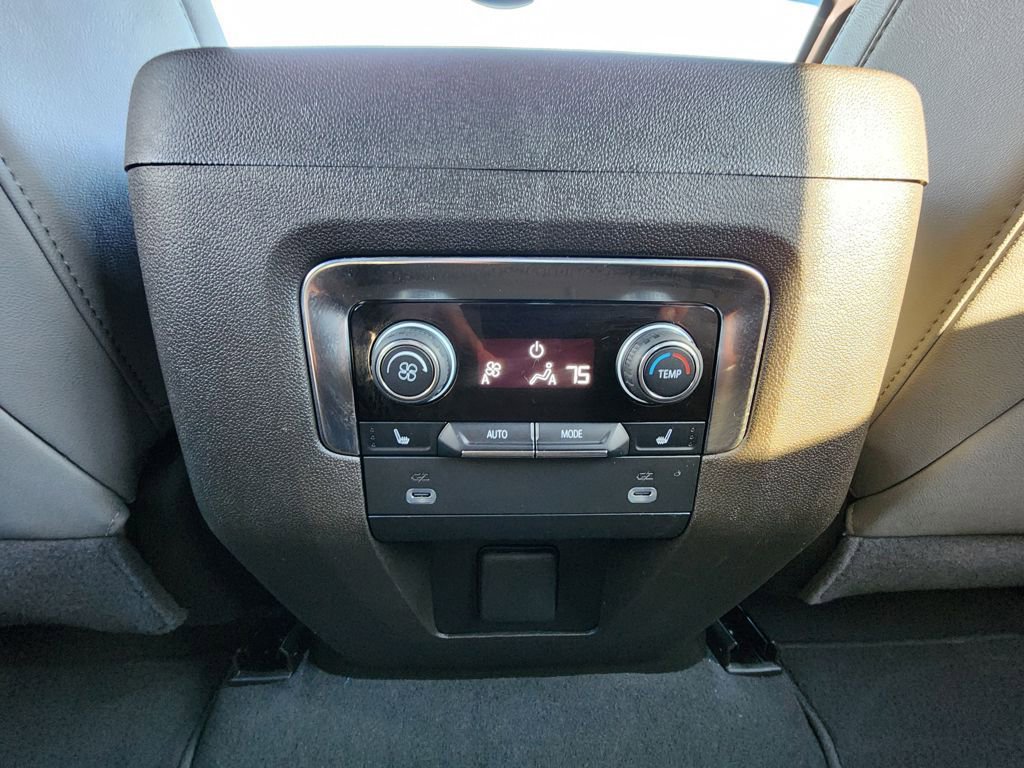 Used 2023 Chevrolet Tahoe Z71 w/ Luxury Package image 25