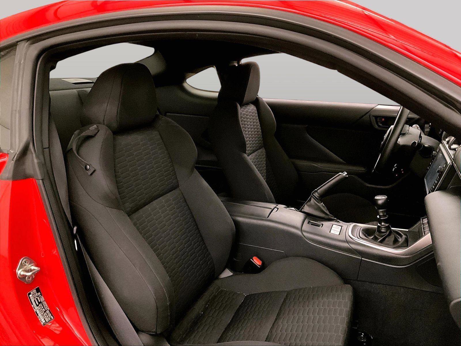 Used 2023 Toyota GR86 w/ ALL Weather Mat Package (TMS) RWD image 7
