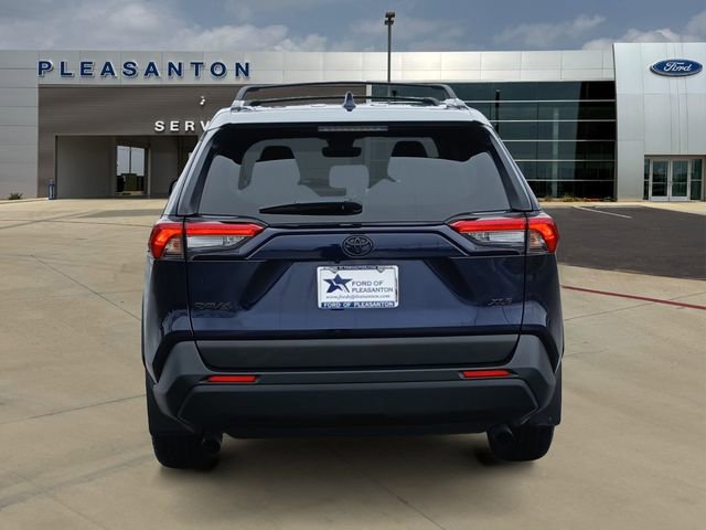 Used 2024 Toyota RAV4 XLE Premium FWD image 4