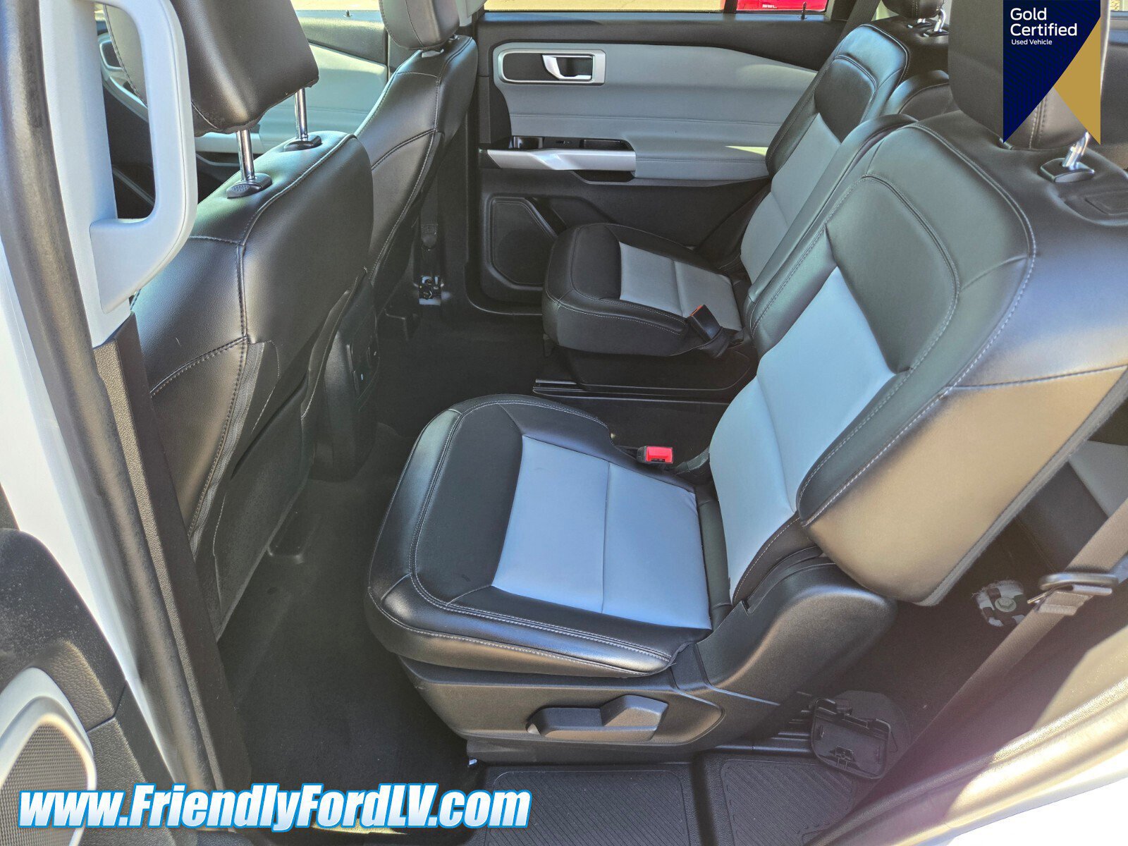 Certified 2022 Ford Explorer XLT w/ Equipment Group 202A image 10