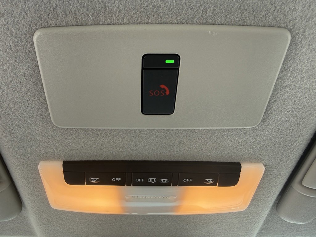 Used 2022 Nissan Kicks SR w/ Premium Package image 15