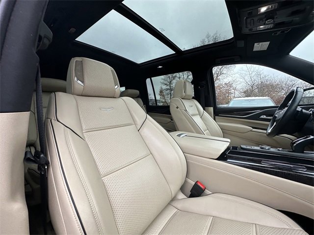 Used 2023 Cadillac Escalade ESV Premium Luxury w/ Performance Package image 38