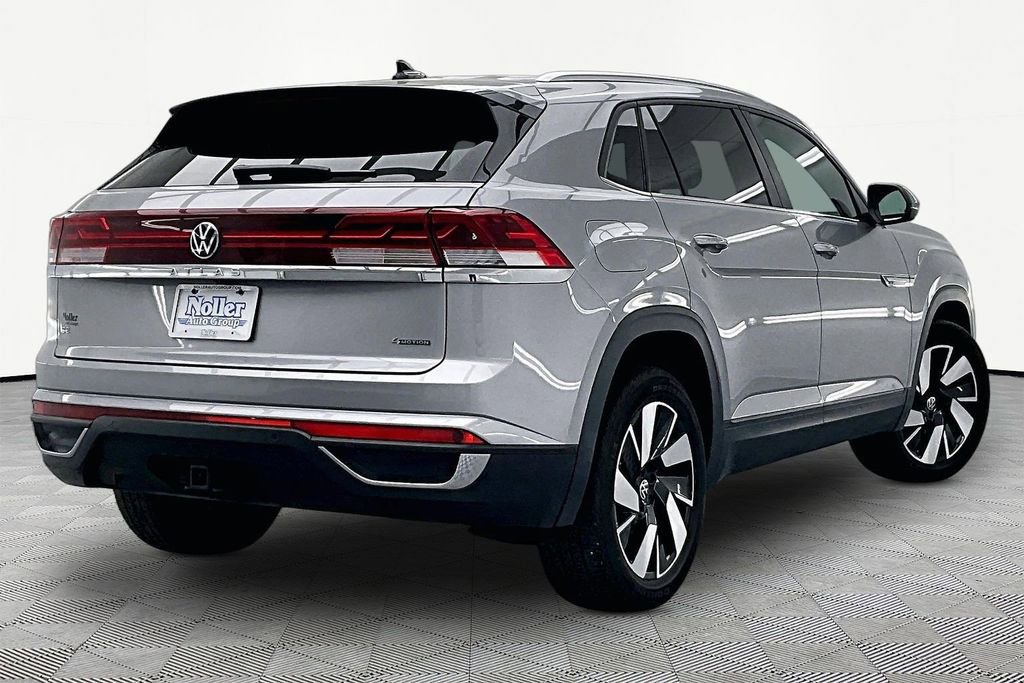Used 2025 Volkswagen Atlas Cross Sport SE AWD/4WD image 4