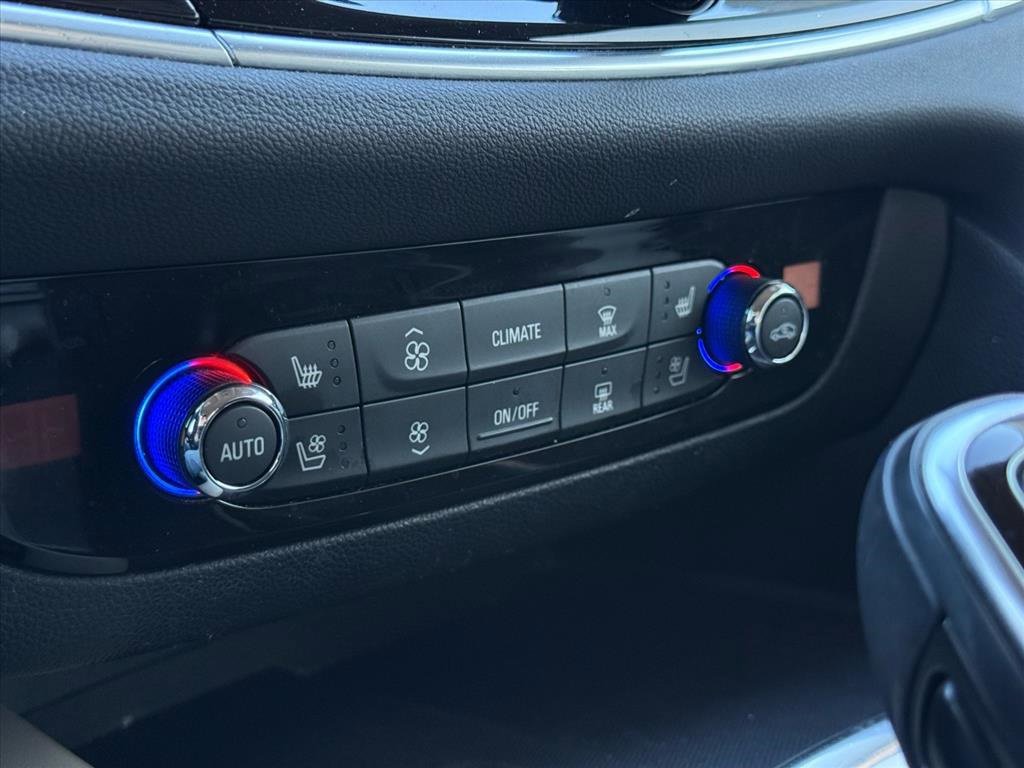 Used 2018 Buick Enclave Premium image 18