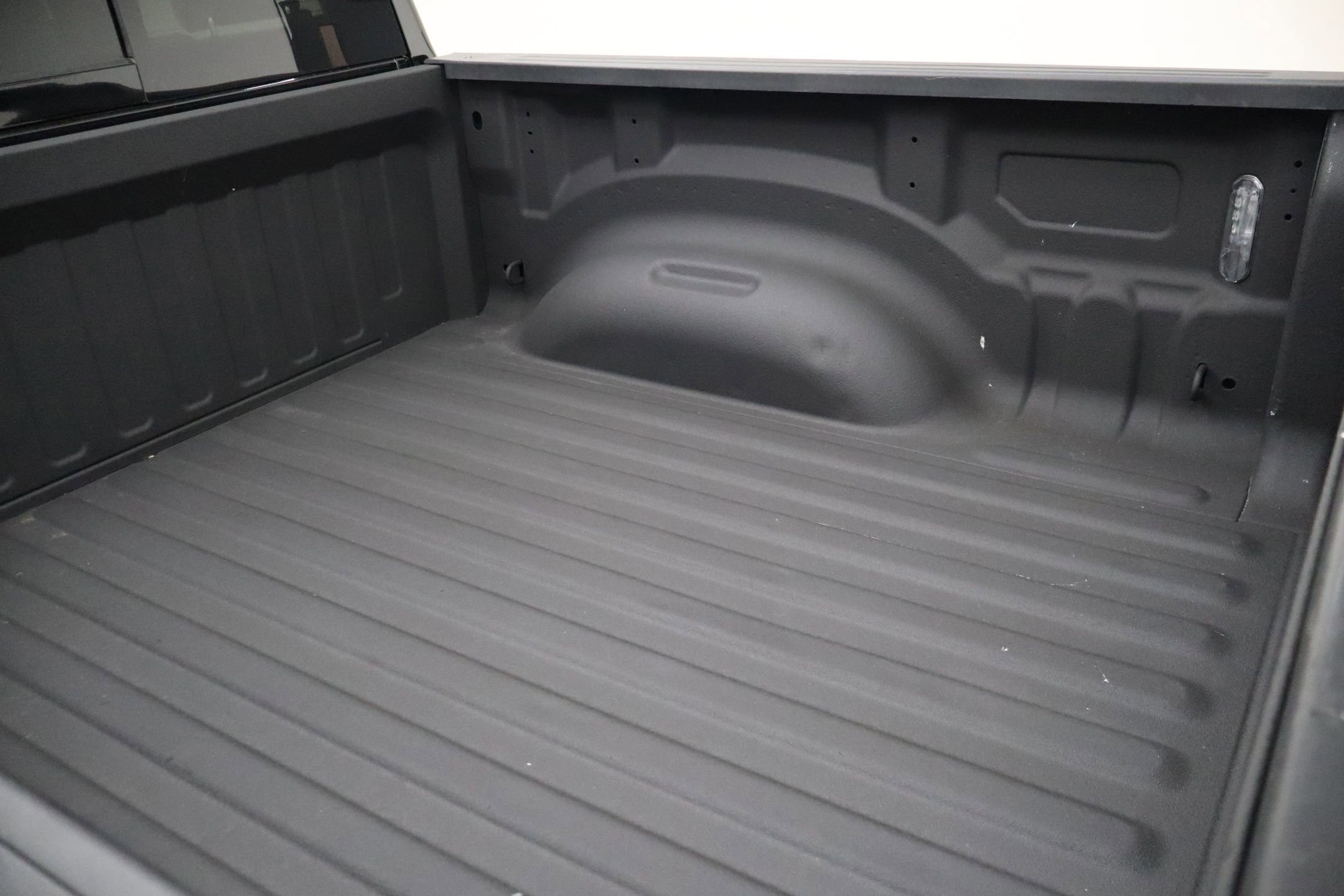 Used 2021 RAM 1500 Limited w/ Body Color Bumper Group image 33